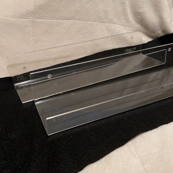 2 Clear Plastic Shelves - Picture 6 of 6